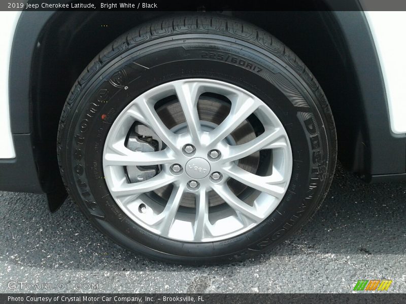 Bright White / Black 2019 Jeep Cherokee Latitude