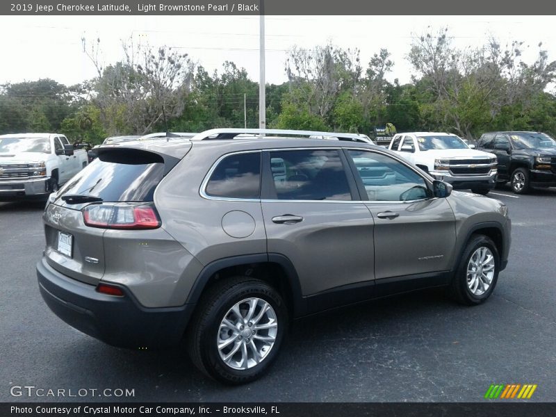 Light Brownstone Pearl / Black 2019 Jeep Cherokee Latitude