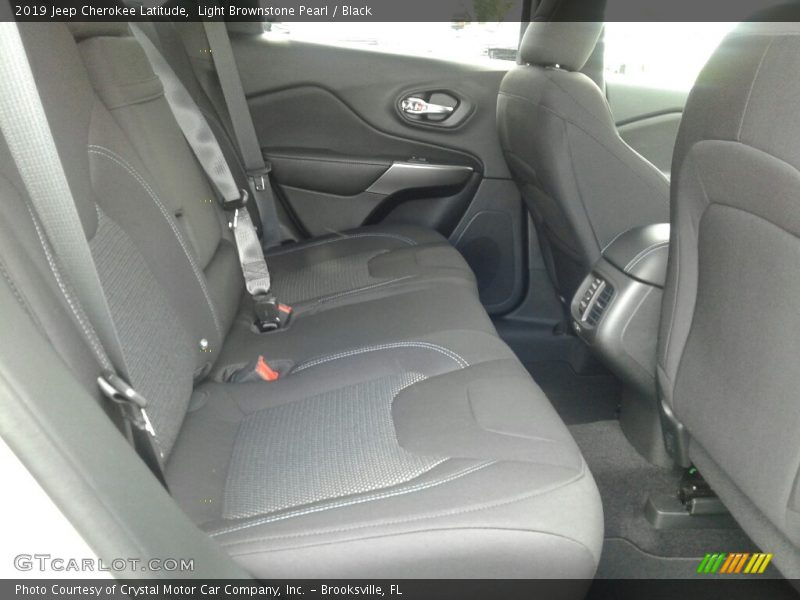 Light Brownstone Pearl / Black 2019 Jeep Cherokee Latitude
