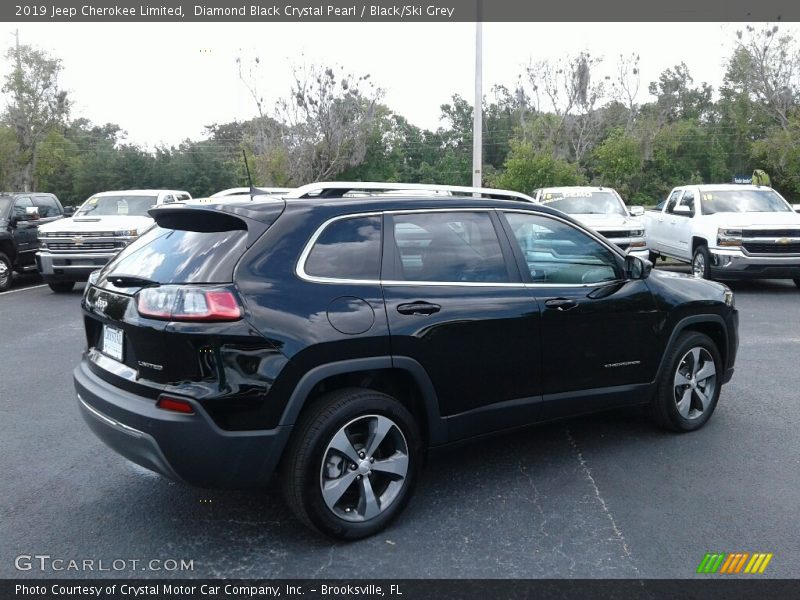 Diamond Black Crystal Pearl / Black/Ski Grey 2019 Jeep Cherokee Limited