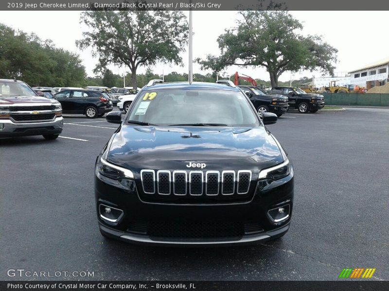 Diamond Black Crystal Pearl / Black/Ski Grey 2019 Jeep Cherokee Limited