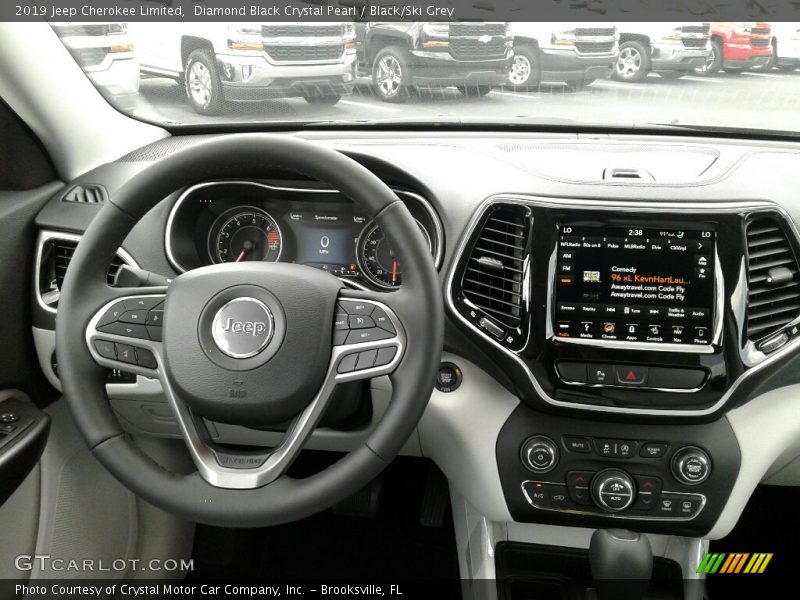 Diamond Black Crystal Pearl / Black/Ski Grey 2019 Jeep Cherokee Limited