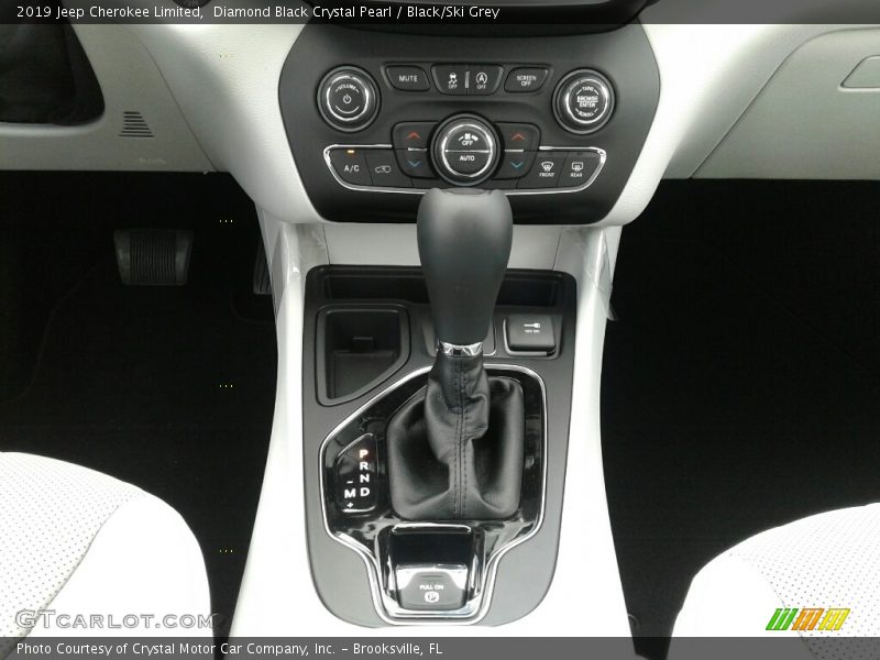Diamond Black Crystal Pearl / Black/Ski Grey 2019 Jeep Cherokee Limited