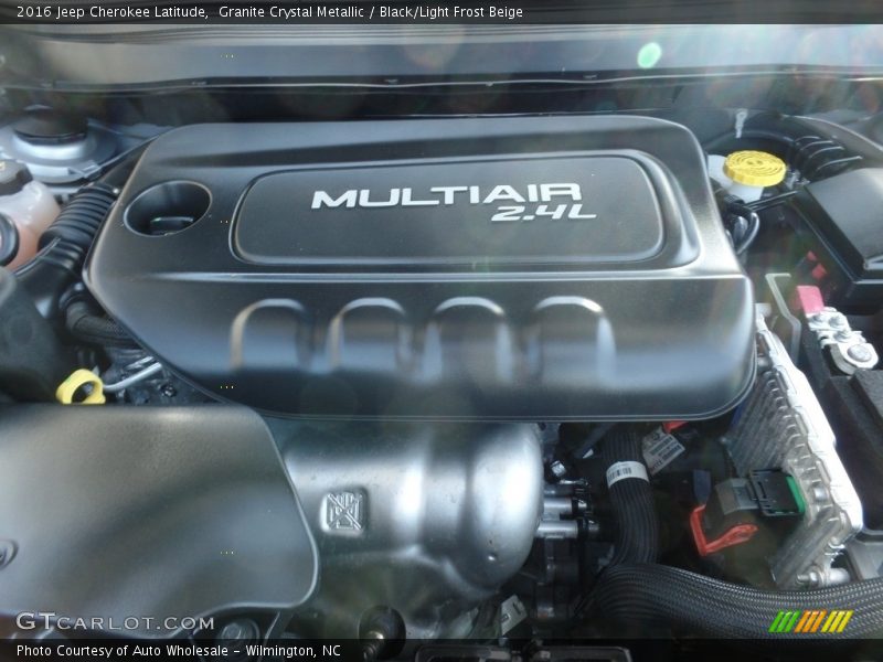 Granite Crystal Metallic / Black/Light Frost Beige 2016 Jeep Cherokee Latitude