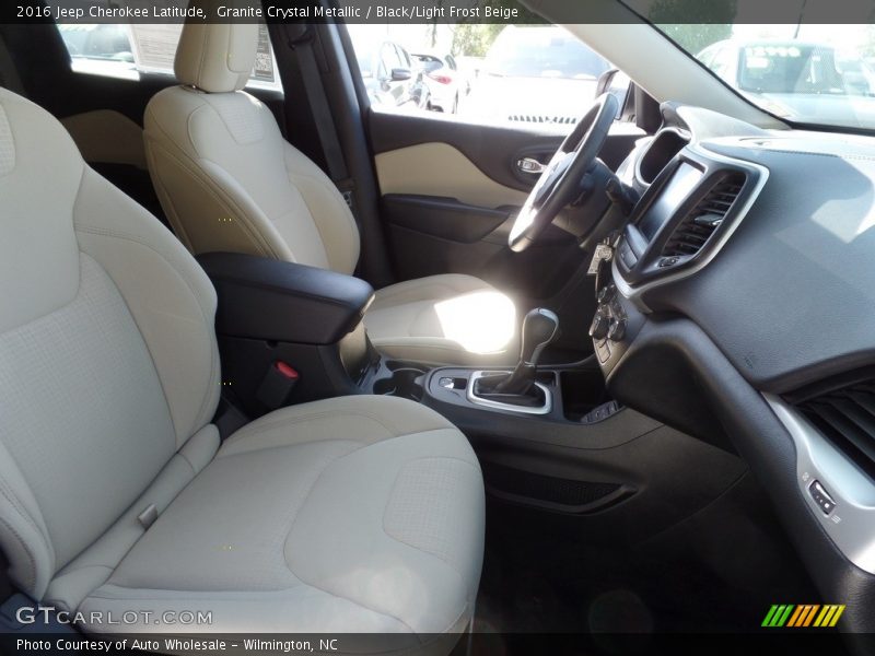 Granite Crystal Metallic / Black/Light Frost Beige 2016 Jeep Cherokee Latitude