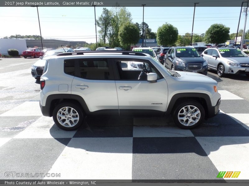 Glacier Metallic / Black 2017 Jeep Renegade Latitude
