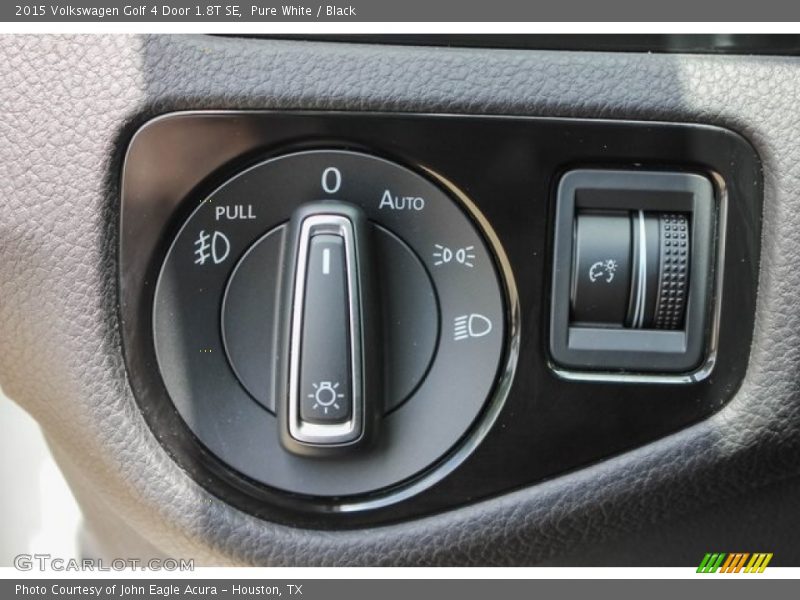 Pure White / Black 2015 Volkswagen Golf 4 Door 1.8T SE