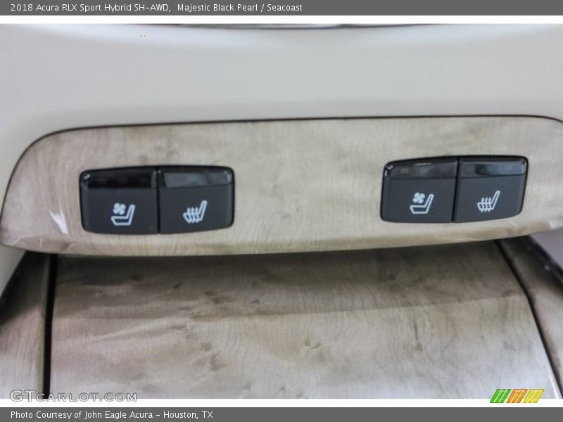 Controls of 2018 RLX Sport Hybrid SH-AWD