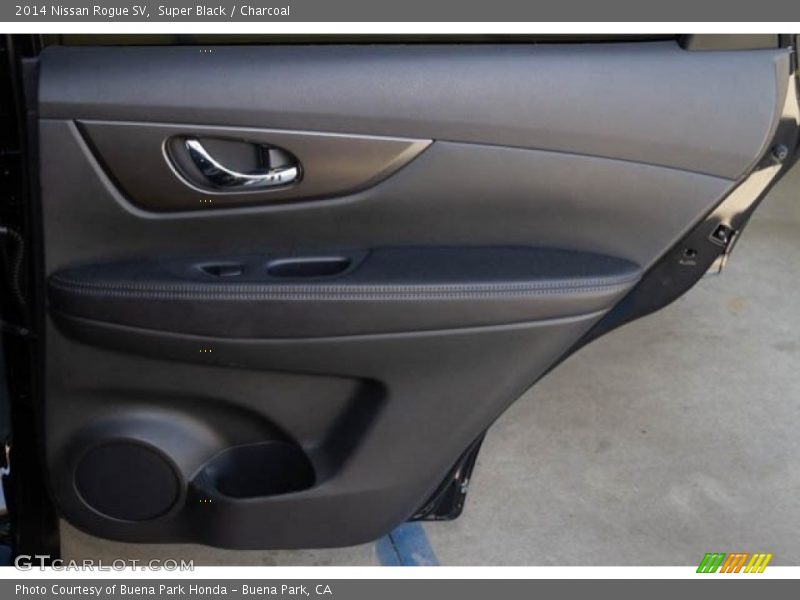 Super Black / Charcoal 2014 Nissan Rogue SV
