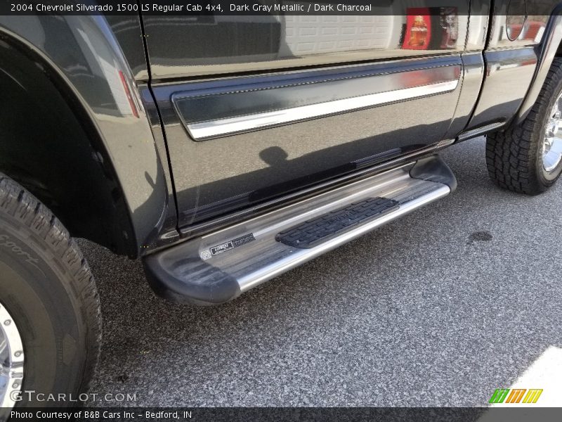 Dark Gray Metallic / Dark Charcoal 2004 Chevrolet Silverado 1500 LS Regular Cab 4x4