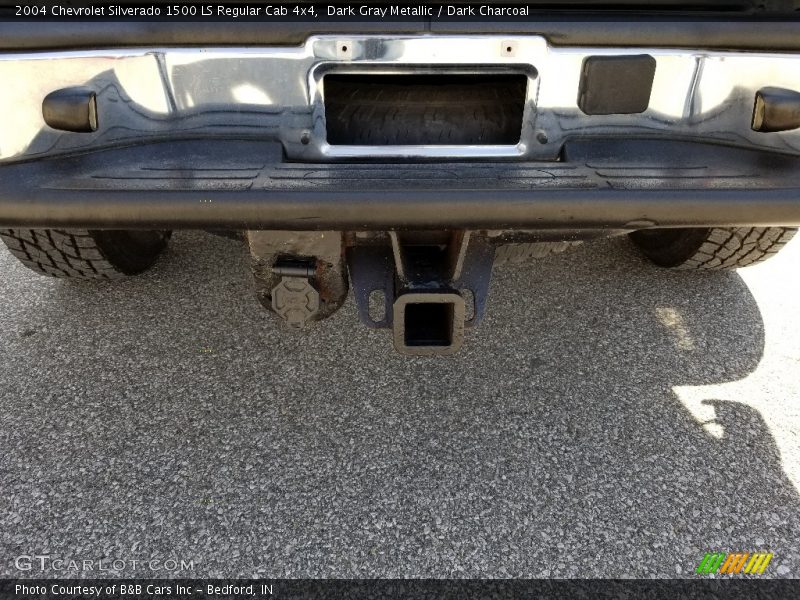 Dark Gray Metallic / Dark Charcoal 2004 Chevrolet Silverado 1500 LS Regular Cab 4x4