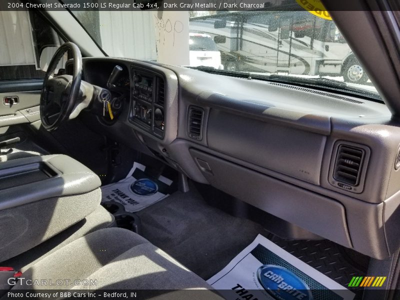 Dark Gray Metallic / Dark Charcoal 2004 Chevrolet Silverado 1500 LS Regular Cab 4x4