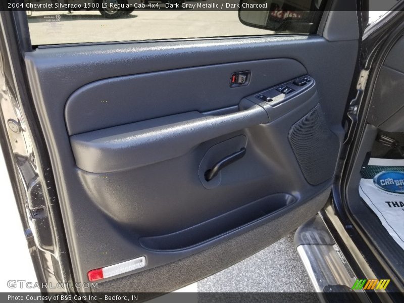 Dark Gray Metallic / Dark Charcoal 2004 Chevrolet Silverado 1500 LS Regular Cab 4x4