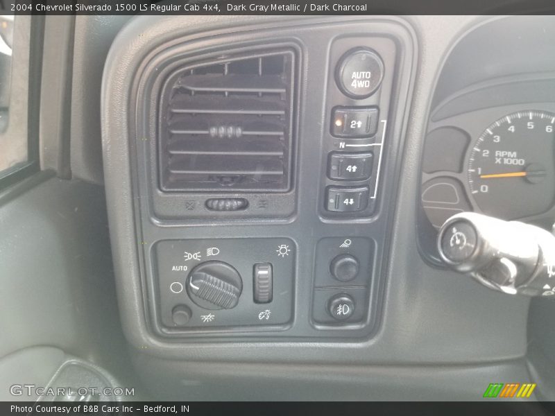 Dark Gray Metallic / Dark Charcoal 2004 Chevrolet Silverado 1500 LS Regular Cab 4x4