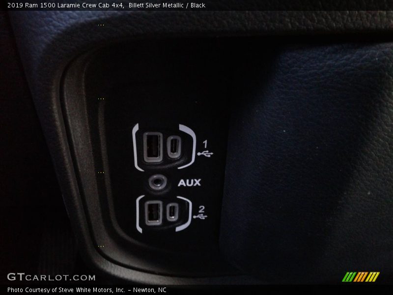 Billett Silver Metallic / Black 2019 Ram 1500 Laramie Crew Cab 4x4