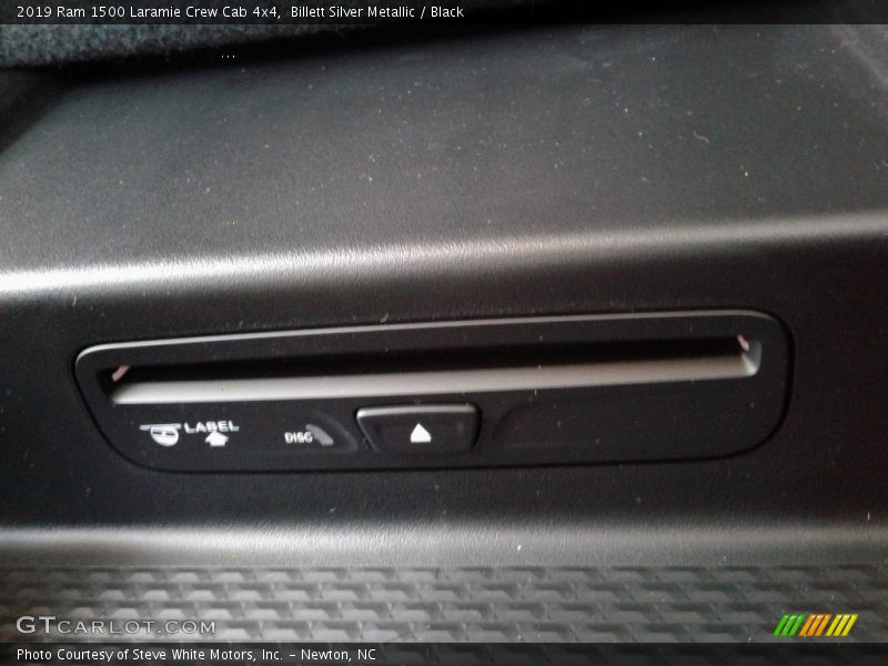 Billett Silver Metallic / Black 2019 Ram 1500 Laramie Crew Cab 4x4
