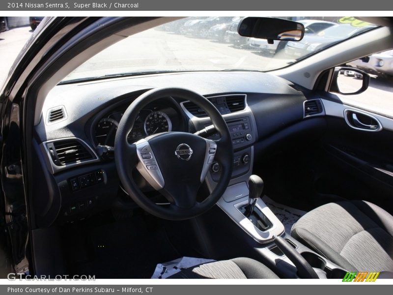 Super Black / Charcoal 2014 Nissan Sentra S