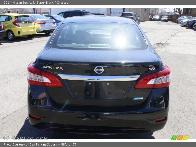 Super Black / Charcoal 2014 Nissan Sentra S