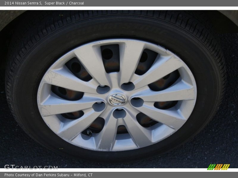 Super Black / Charcoal 2014 Nissan Sentra S