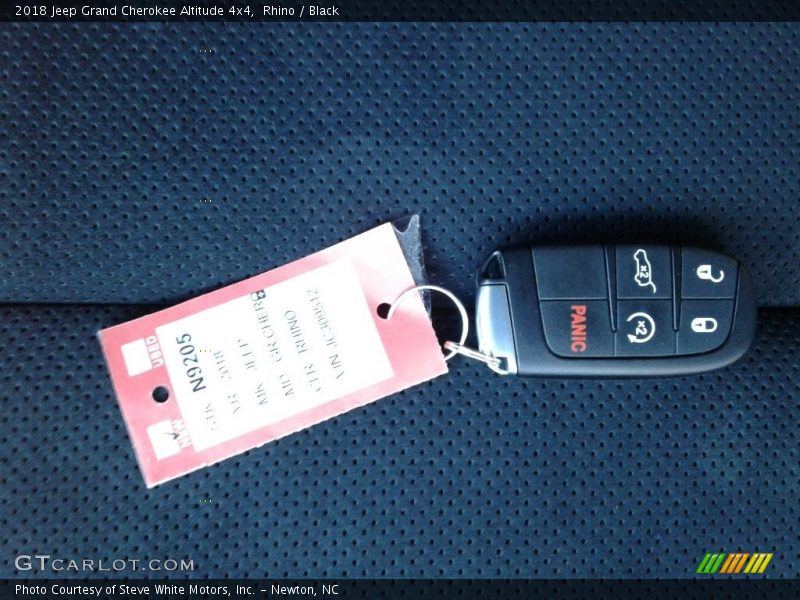 Rhino / Black 2018 Jeep Grand Cherokee Altitude 4x4
