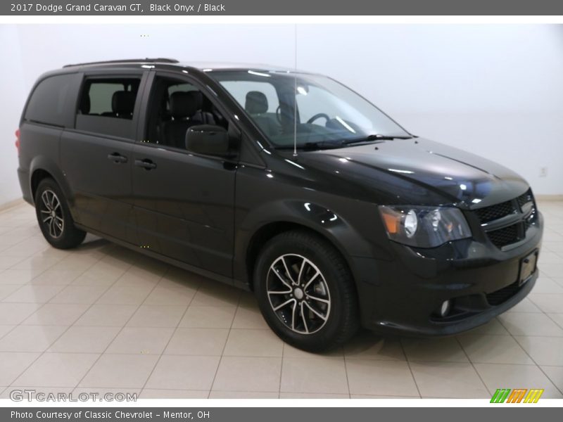 Black Onyx / Black 2017 Dodge Grand Caravan GT