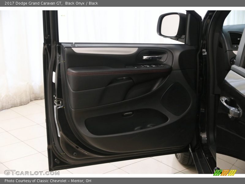 Black Onyx / Black 2017 Dodge Grand Caravan GT