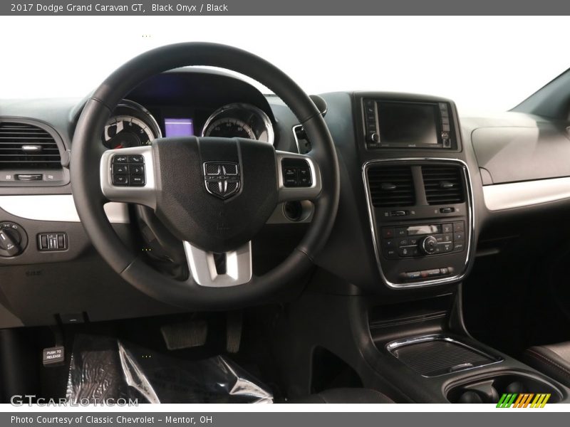 Black Onyx / Black 2017 Dodge Grand Caravan GT