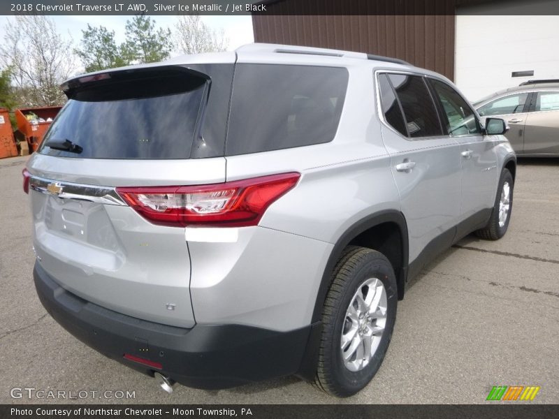 Silver Ice Metallic / Jet Black 2018 Chevrolet Traverse LT AWD