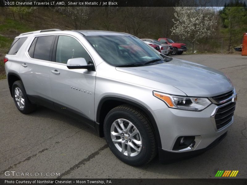 Silver Ice Metallic / Jet Black 2018 Chevrolet Traverse LT AWD