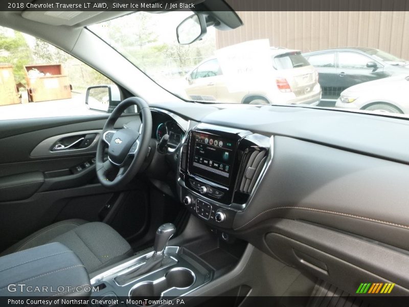 Silver Ice Metallic / Jet Black 2018 Chevrolet Traverse LT AWD