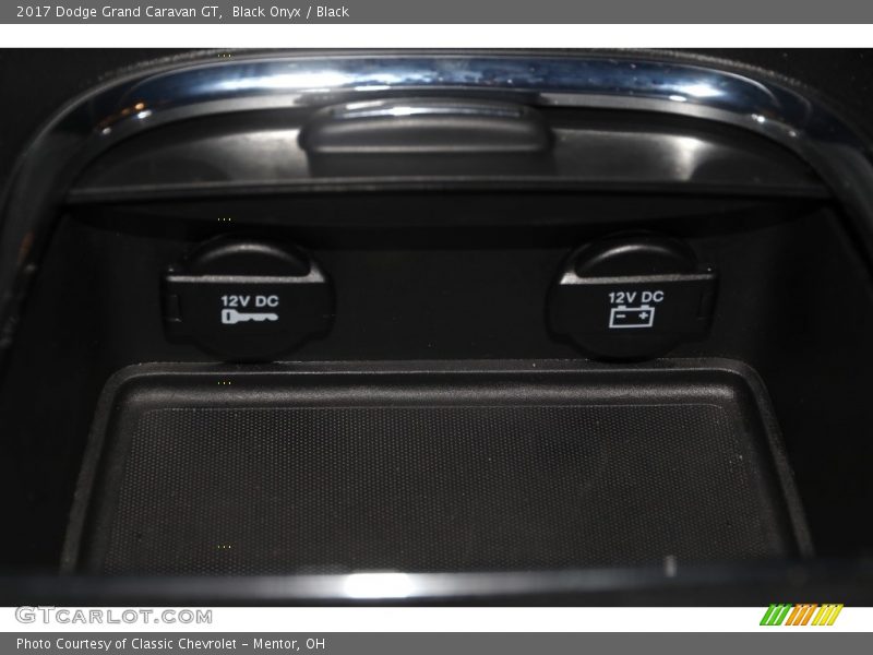 Black Onyx / Black 2017 Dodge Grand Caravan GT