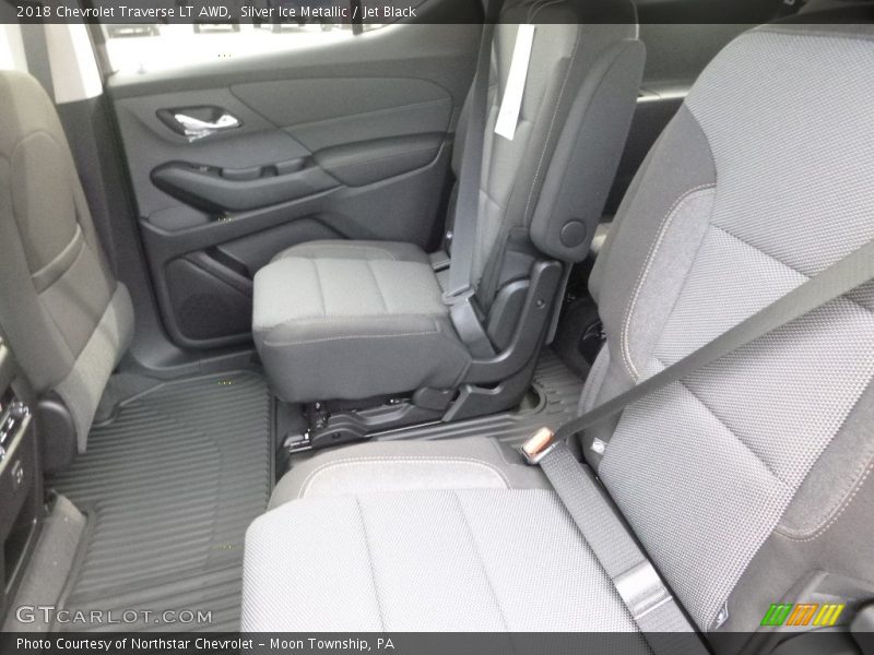 Silver Ice Metallic / Jet Black 2018 Chevrolet Traverse LT AWD