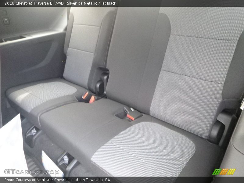 Silver Ice Metallic / Jet Black 2018 Chevrolet Traverse LT AWD