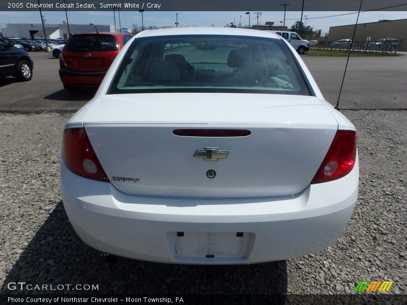Summit White / Gray 2005 Chevrolet Cobalt Sedan