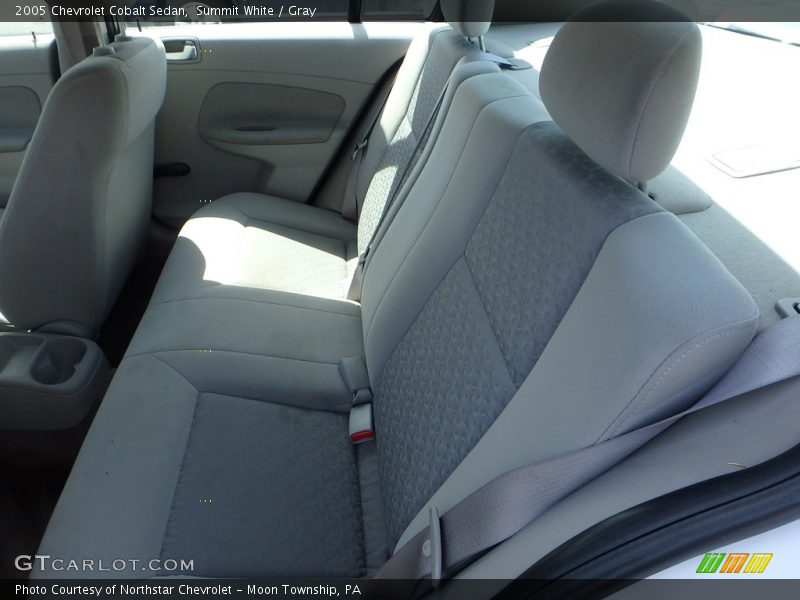 Summit White / Gray 2005 Chevrolet Cobalt Sedan