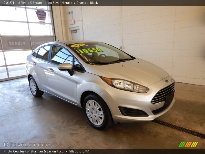 Ingot Silver Metallic / Charcoal Black 2015 Ford Fiesta S Sedan