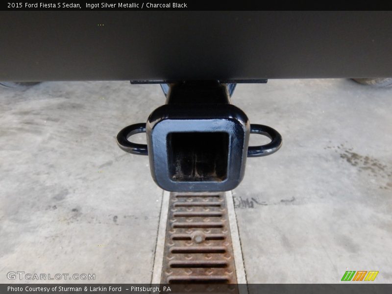 Ingot Silver Metallic / Charcoal Black 2015 Ford Fiesta S Sedan
