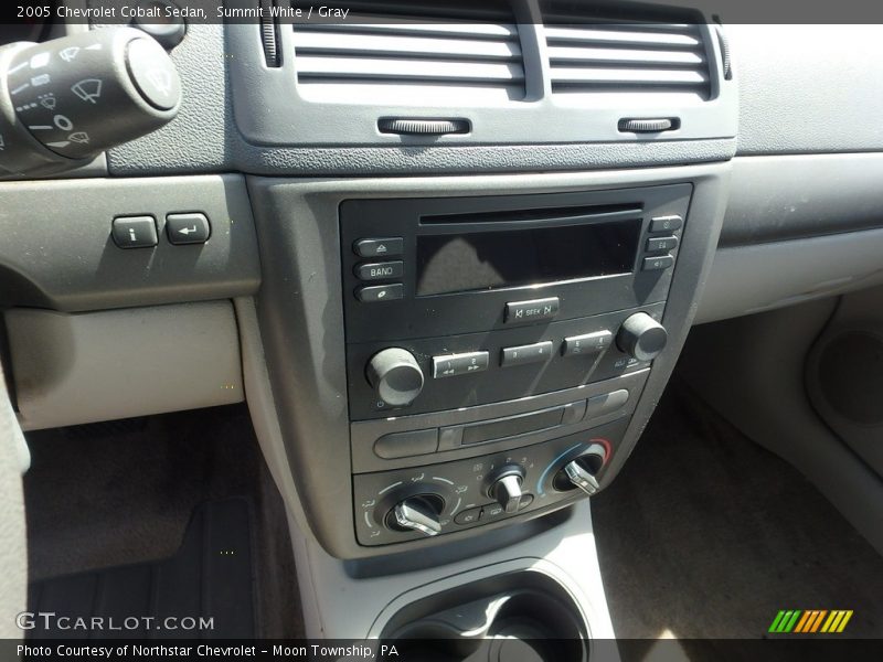 Summit White / Gray 2005 Chevrolet Cobalt Sedan