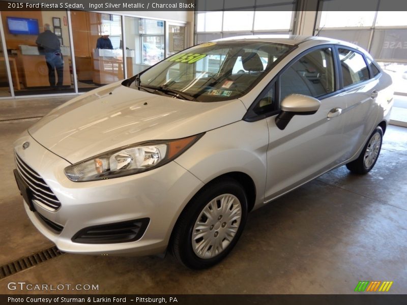 Ingot Silver Metallic / Charcoal Black 2015 Ford Fiesta S Sedan