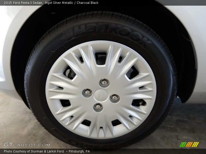 Ingot Silver Metallic / Charcoal Black 2015 Ford Fiesta S Sedan