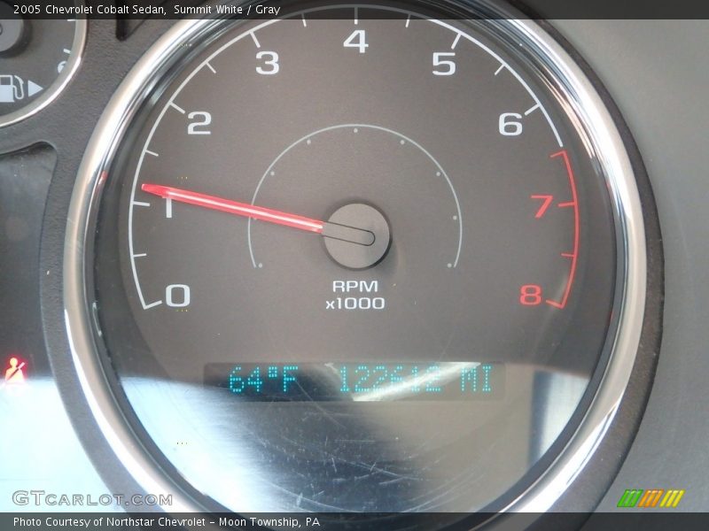 Summit White / Gray 2005 Chevrolet Cobalt Sedan