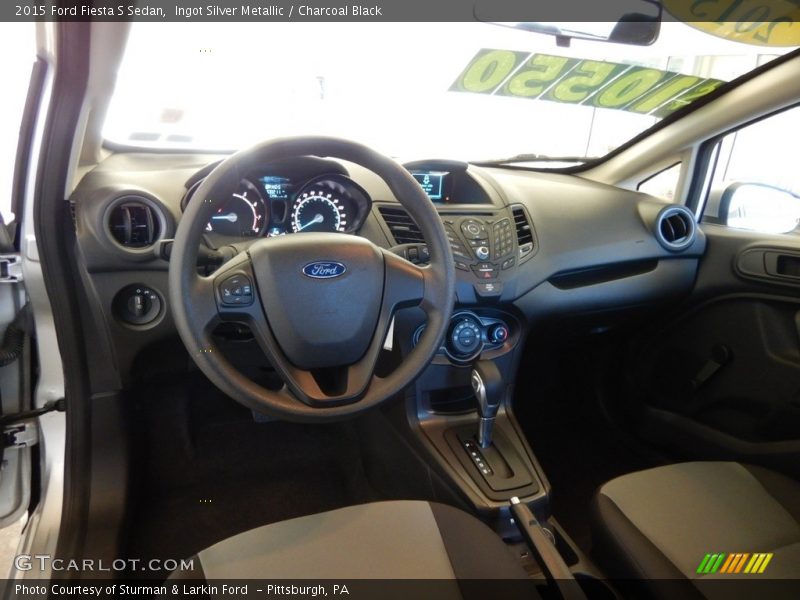 Ingot Silver Metallic / Charcoal Black 2015 Ford Fiesta S Sedan