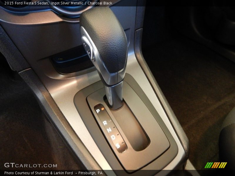 Ingot Silver Metallic / Charcoal Black 2015 Ford Fiesta S Sedan