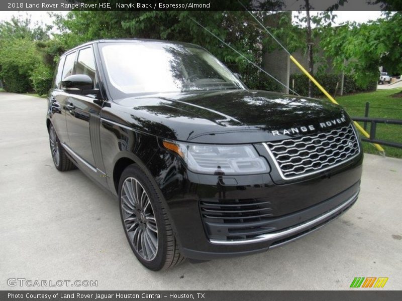 Front 3/4 View of 2018 Range Rover HSE