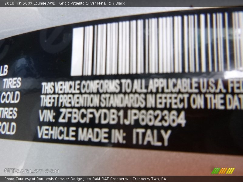 Grigio Argento (Silver Metallic) / Black 2018 Fiat 500X Lounge AWD