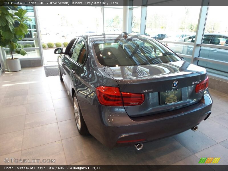 Mineral Grey Metallic / Black 2018 BMW 3 Series 340i xDrive Sedan