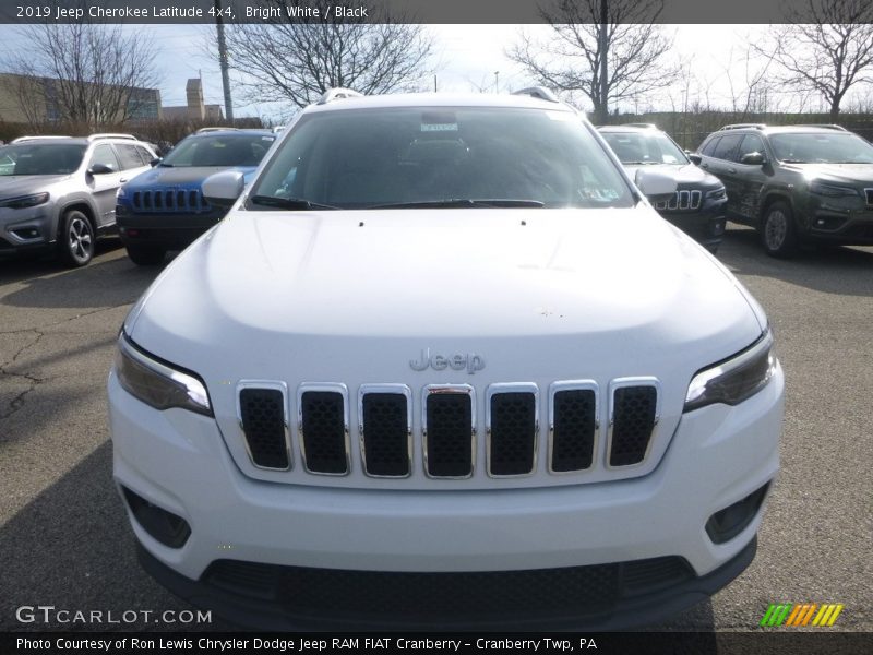 Bright White / Black 2019 Jeep Cherokee Latitude 4x4