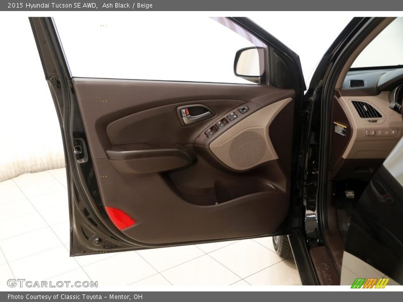Ash Black / Beige 2015 Hyundai Tucson SE AWD
