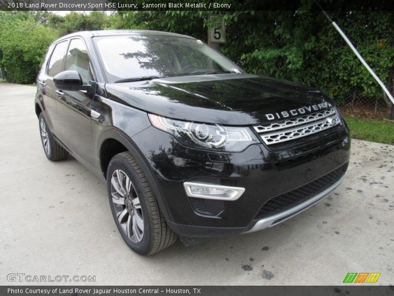 Front 3/4 View of 2018 Discovery Sport HSE Luxury