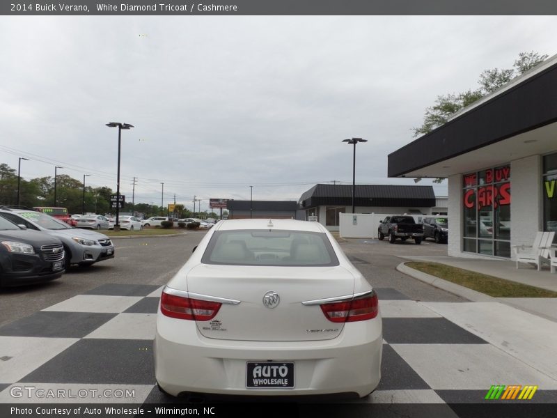 White Diamond Tricoat / Cashmere 2014 Buick Verano